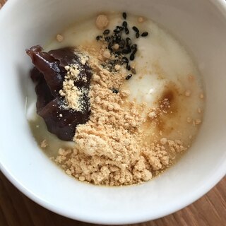 餡子ときな粉と黒ごまの生姜ヨーグルト